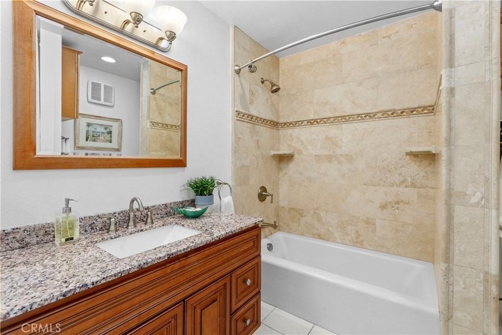 615 Esplanade #105 - Photo 5 of 18