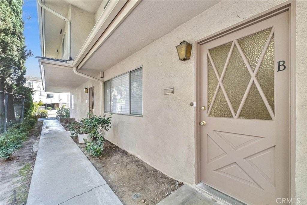 148 California St #B - Photo 4 of 24