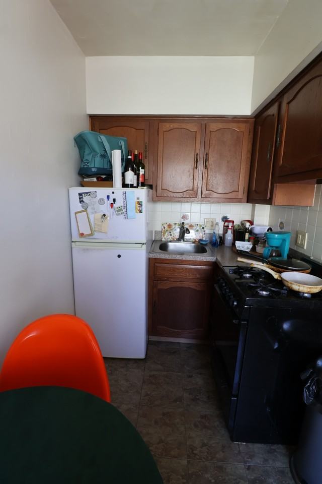 1910 Pine St Apt 4f #4F - Photo 3 of 9