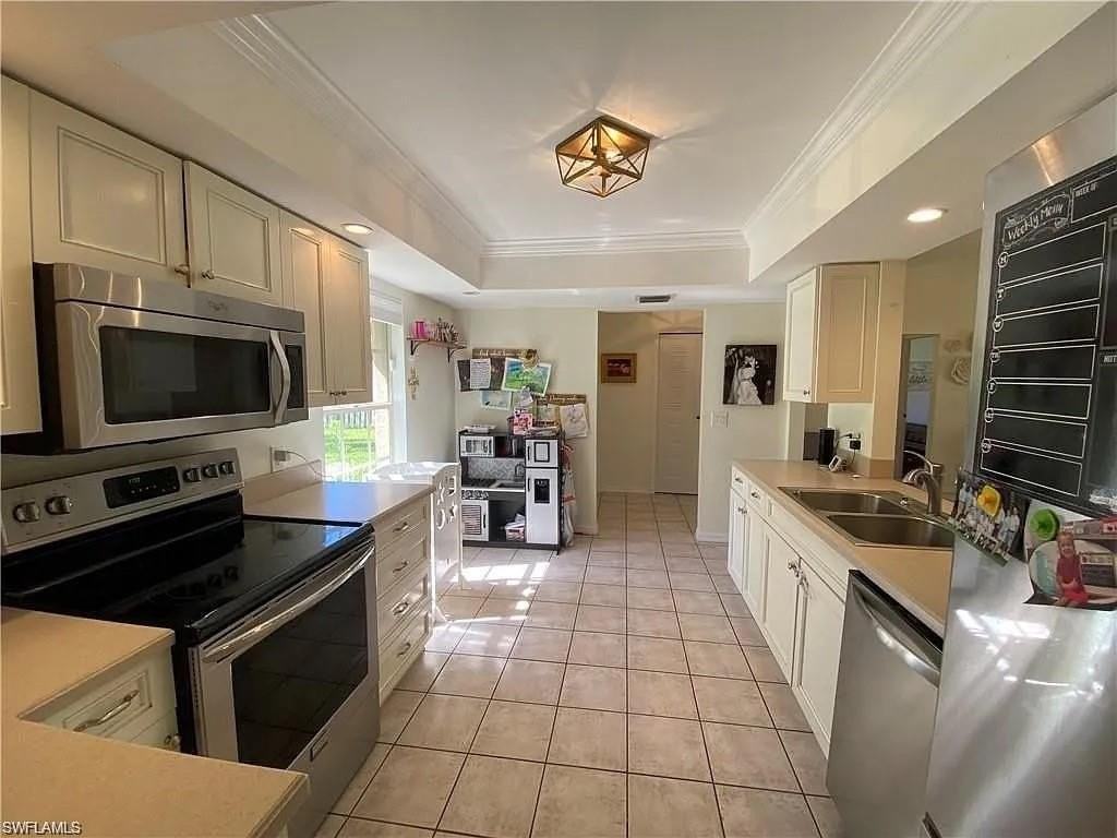 5121 Teak Wood Dr - Photo 4 of 22