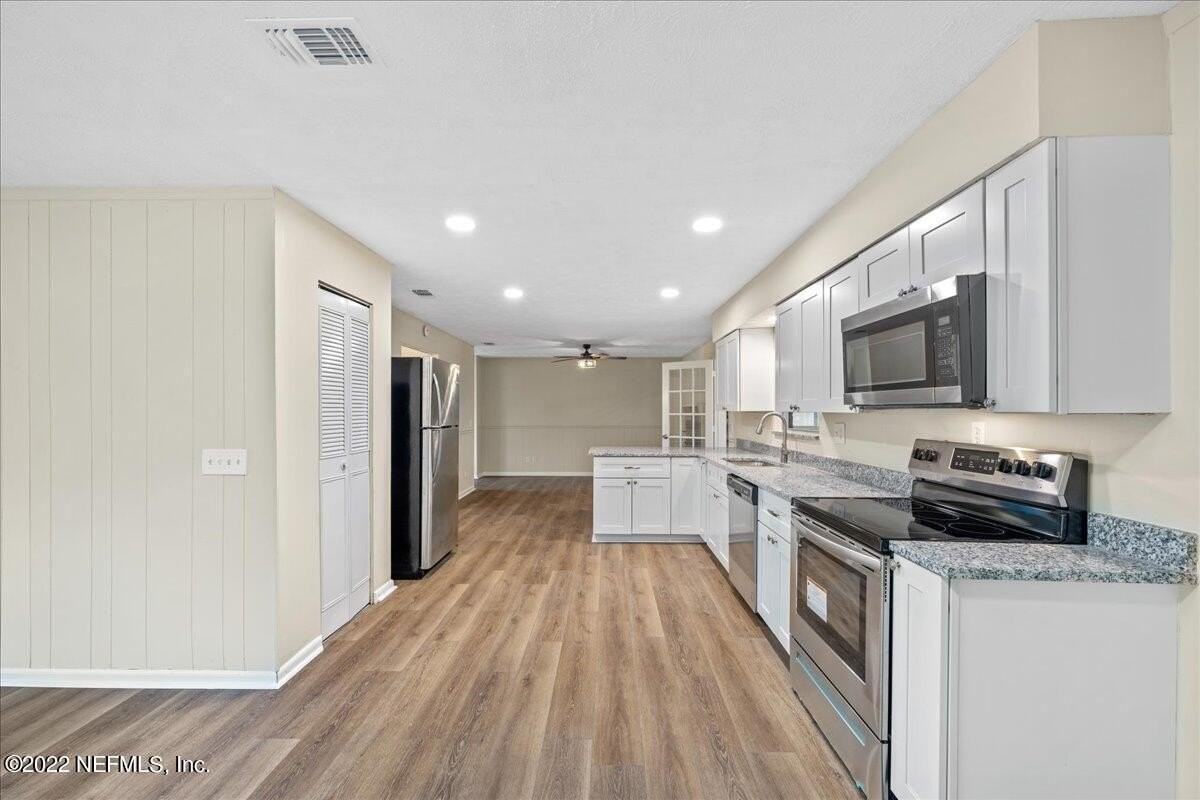 1683 Morningside Dr - Photo 7 of 31