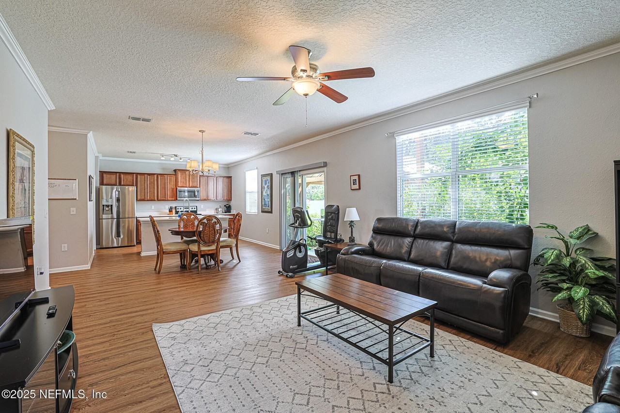 2408 Bonnie Lakes Dr - Photo 3 of 30