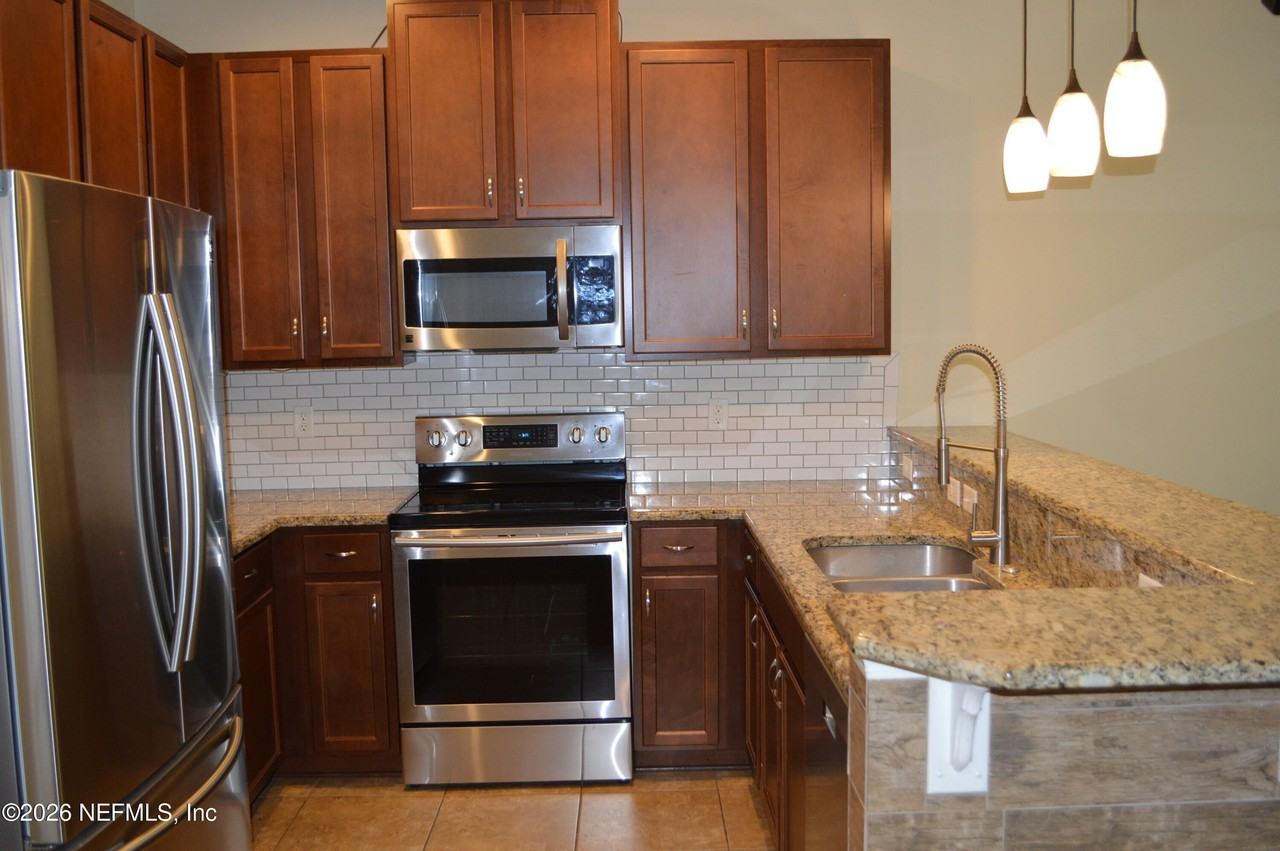 13348 Ocean Mist Dr - Photo 5 of 20