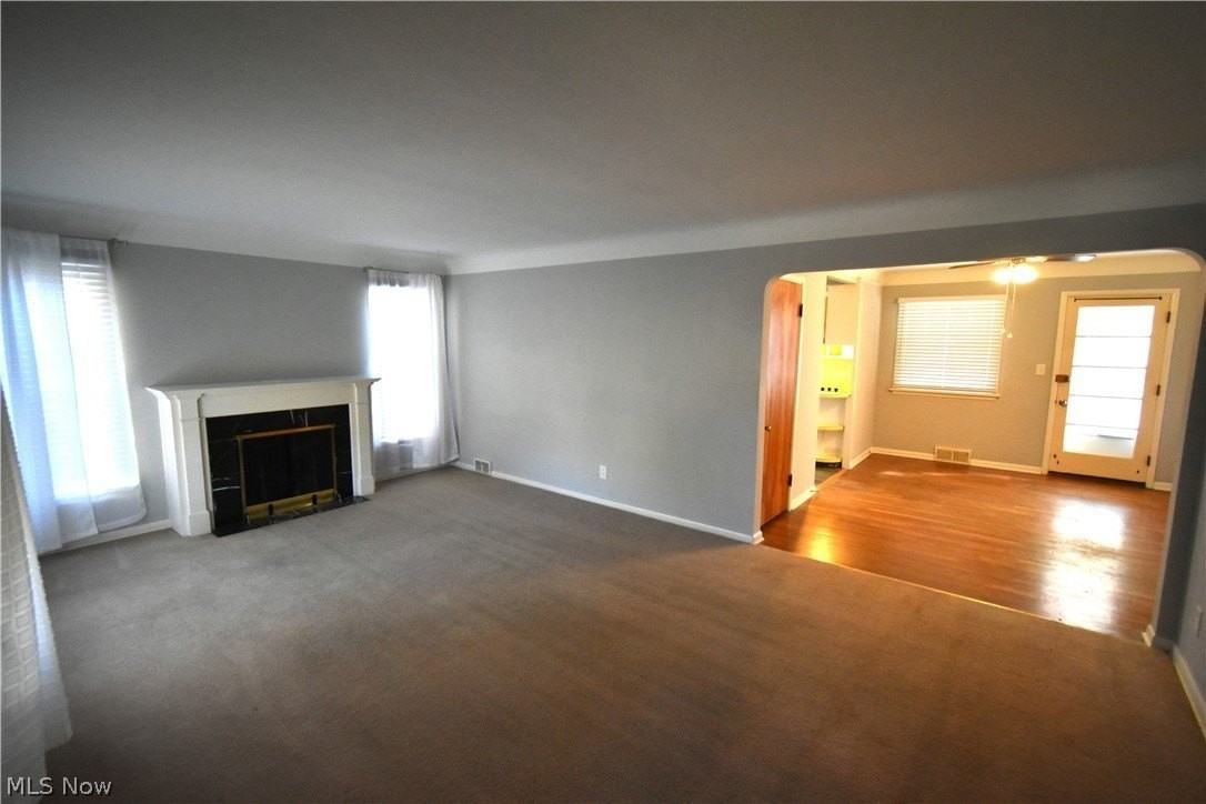 2761 Forestview Ave - Photo 3 of 44