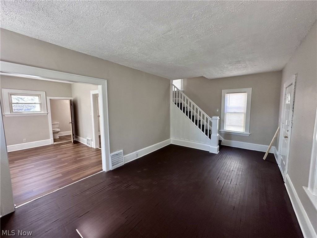 484 Homer Ave - Photo 3 of 10