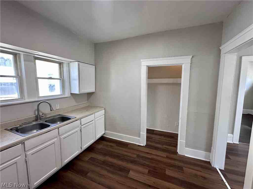 484 Homer Ave - Photo 6 of 10
