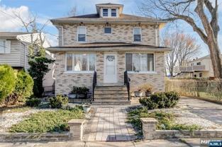 10 Hamilton Rd - Photo 1 of 1