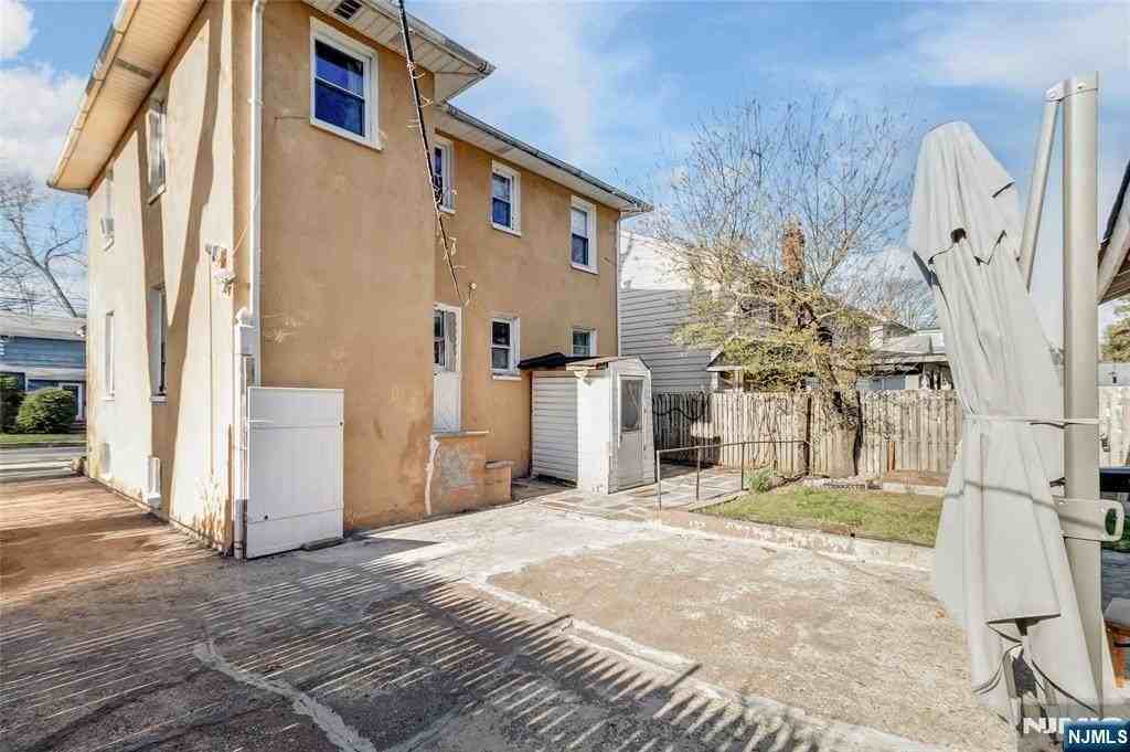 10 Hamilton Rd - Photo 5 of 21