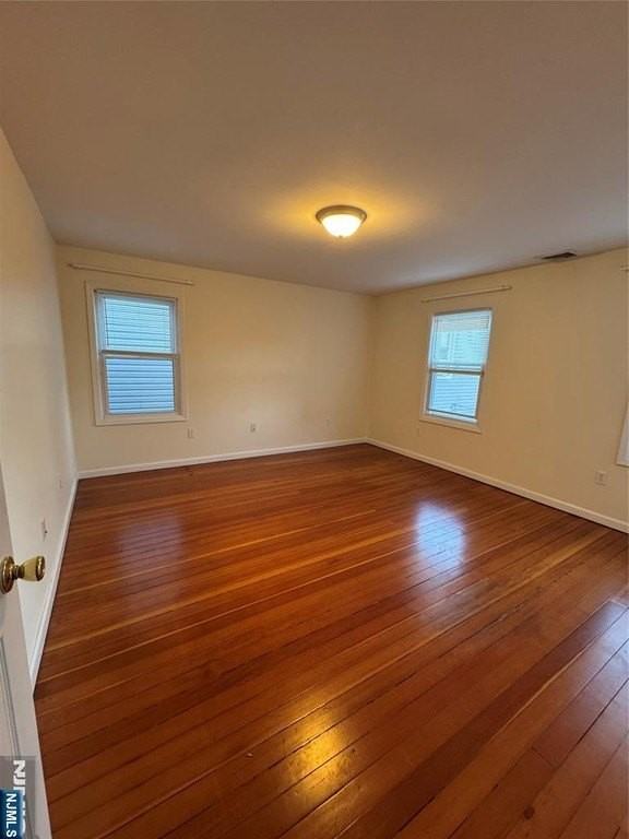 698 Undercliff Ave - Photo 7 of 10