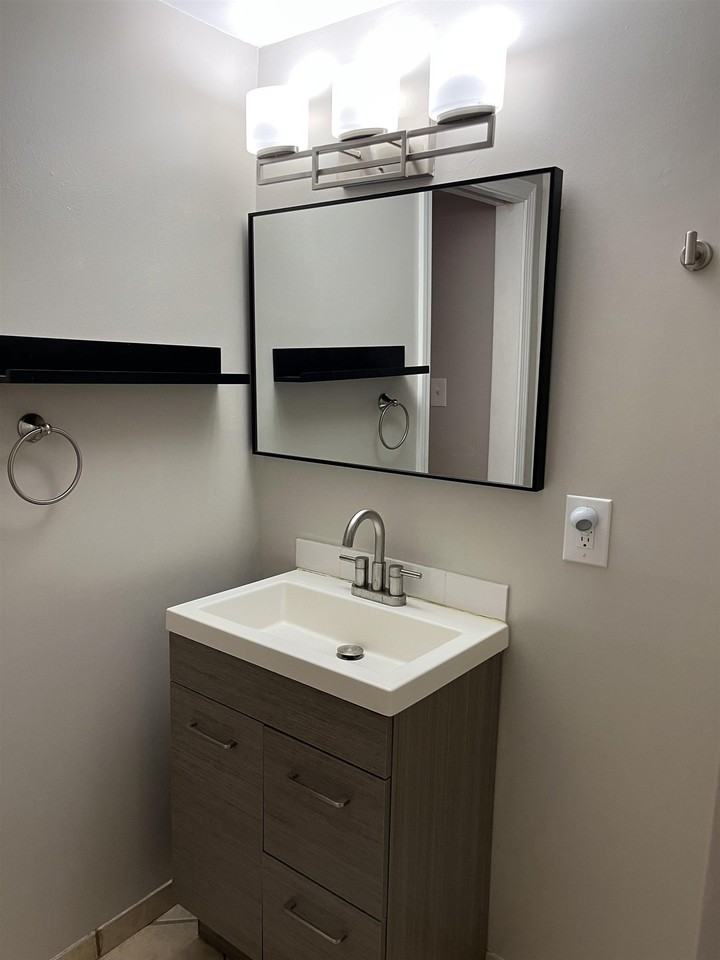 36 Belknap St #A - Photo 4 of 9