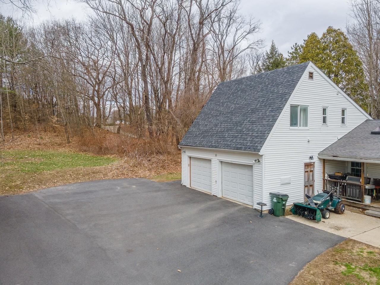 212 Gilsum St - Photo 2 of 23