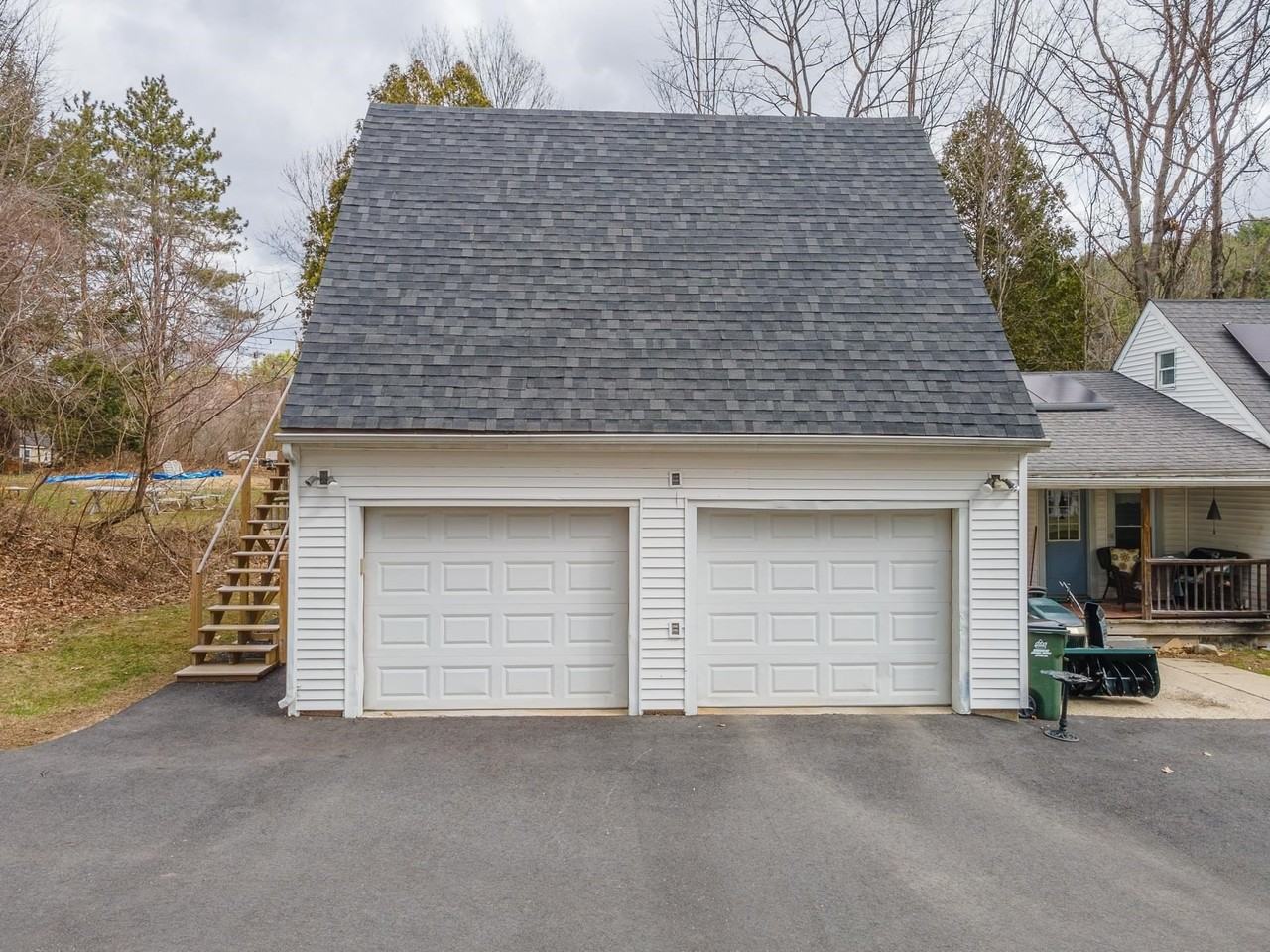 212 Gilsum St - Photo 3 of 23