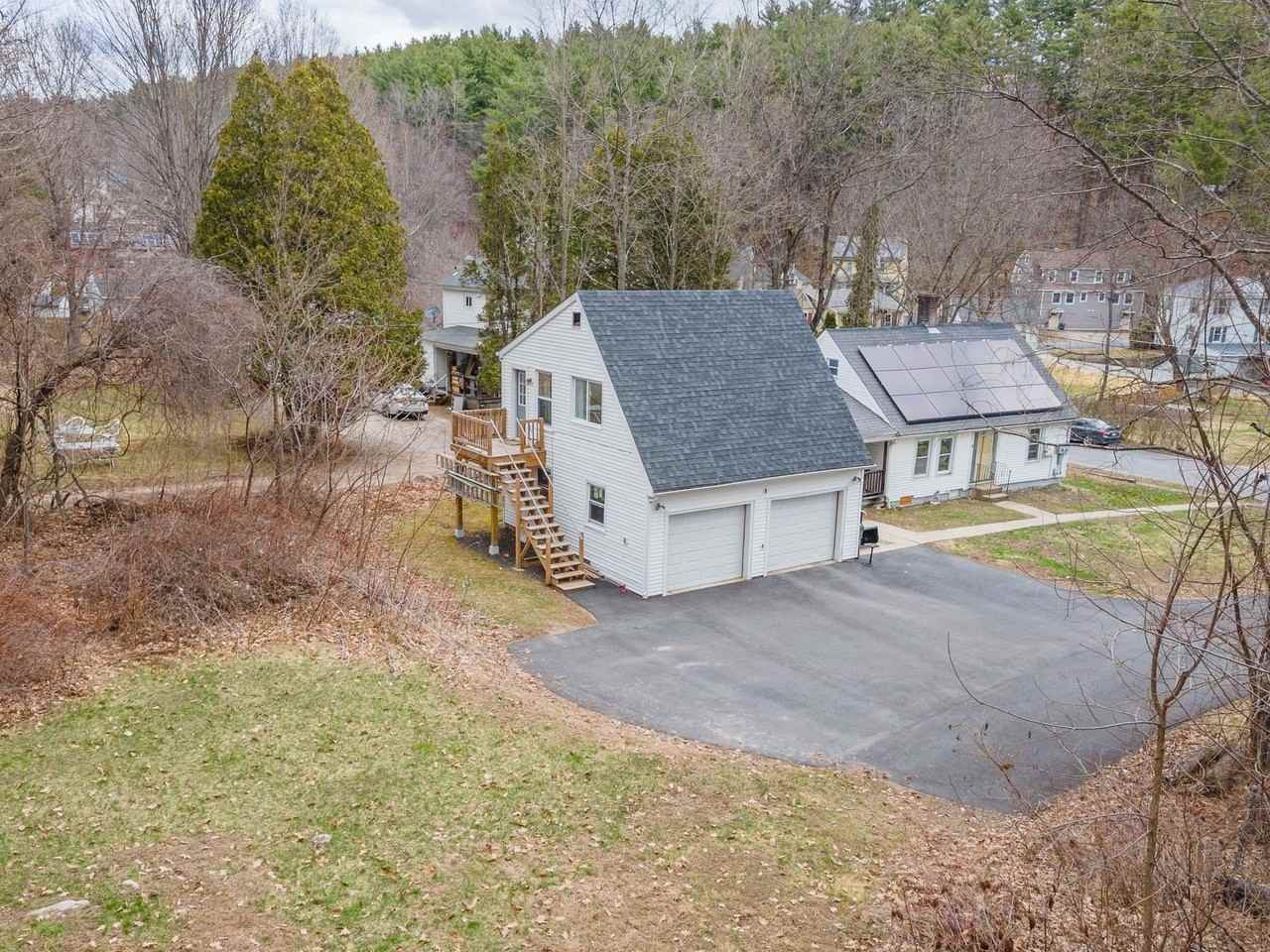 212 Gilsum St - Photo 4 of 23