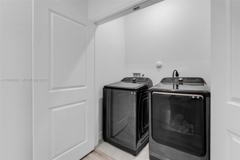 617 Southwest 11th Street - Photo 1 of 1