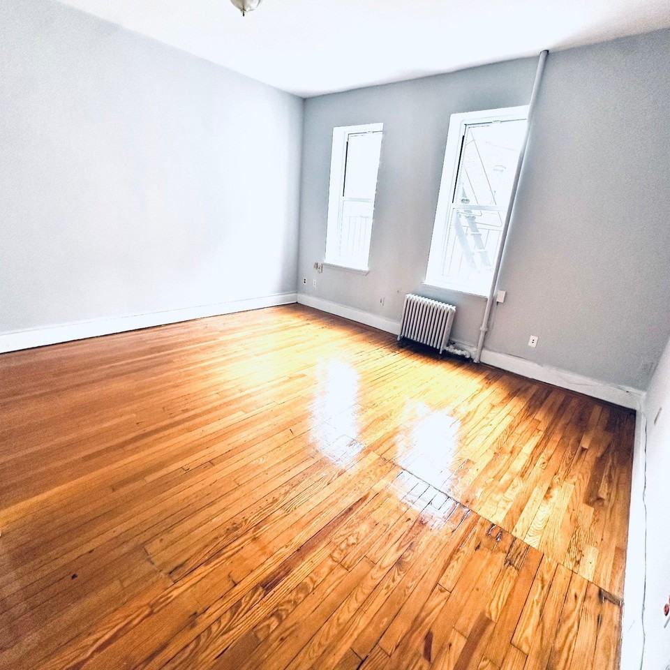 706 Washington Ave #2 - Photo 5 of 10