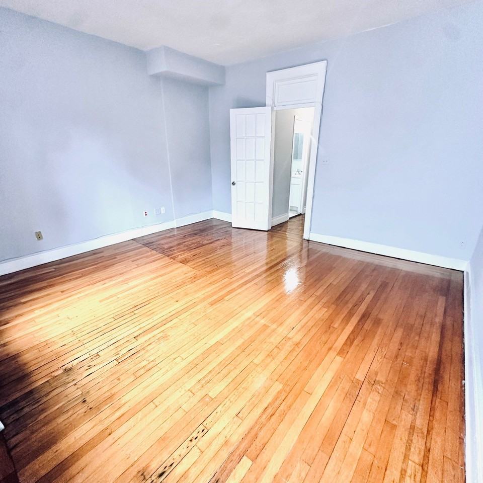 706 Washington Ave #2 - Photo 7 of 10