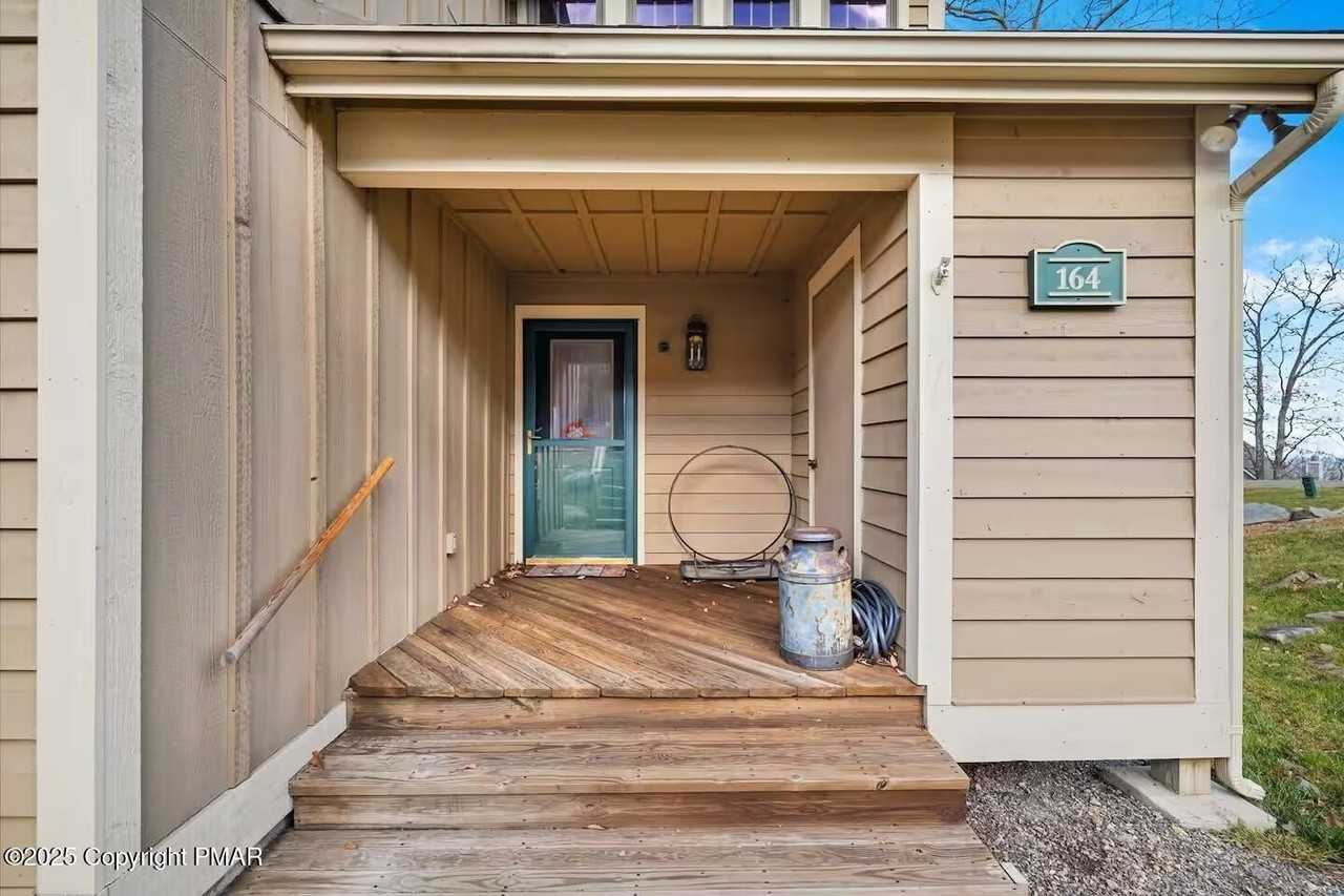 164 Pine Ct - Photo 2 of 13