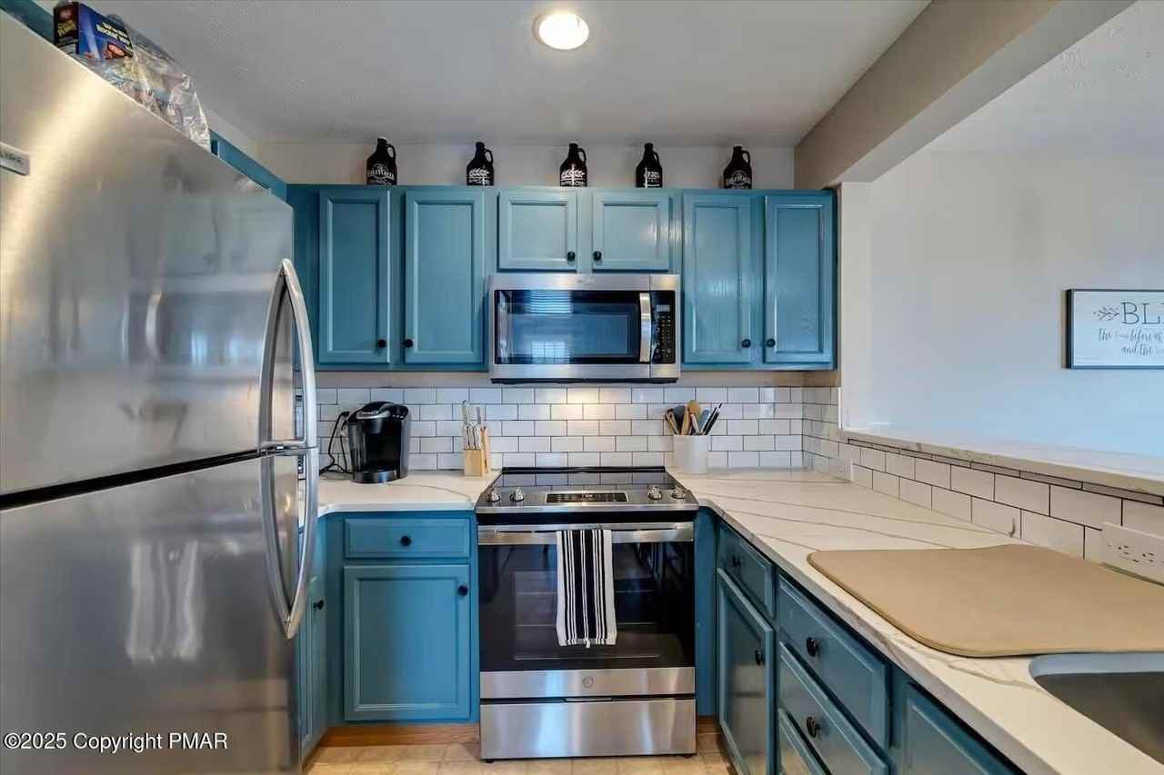 164 Pine Ct - Photo 3 of 13