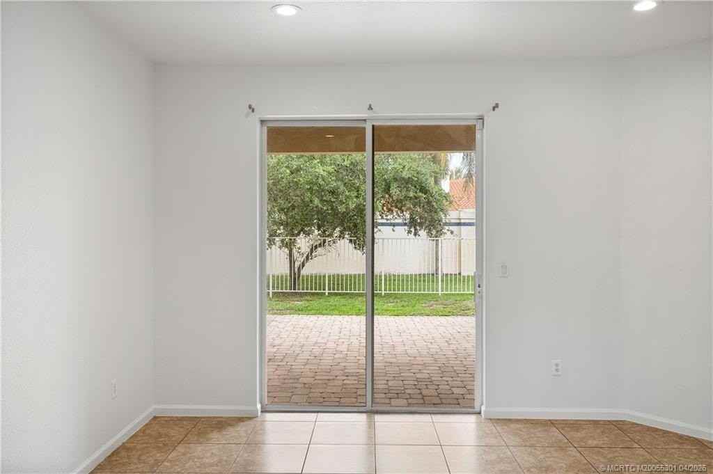 2736 Sw Butterfly Ln - Photo 6 of 34