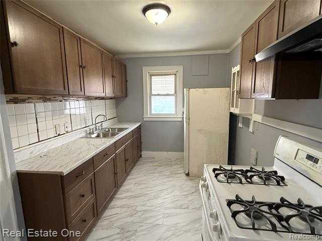 6117 Kenilworth St - Photo 4 of 7