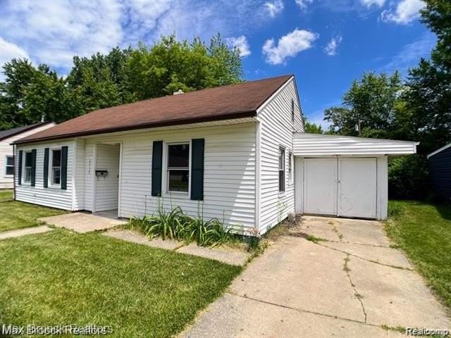 22120 Condon St - Photo 2 of 14