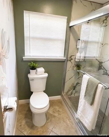 18590 Blakely Dr - Photo 4 of 10