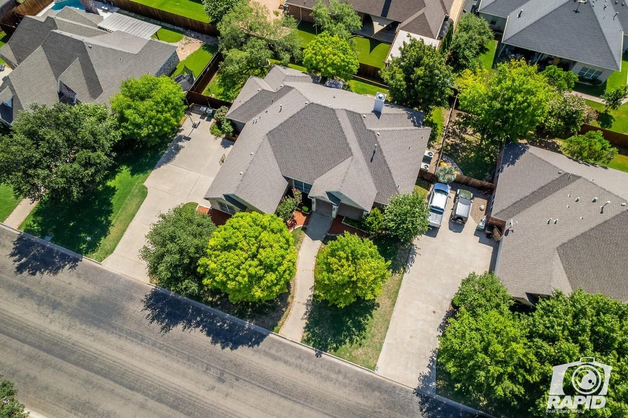 4810 N Bentwood Dr - Photo 3 of 47