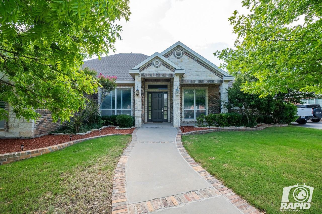 4810 N Bentwood Dr - Photo 4 of 47