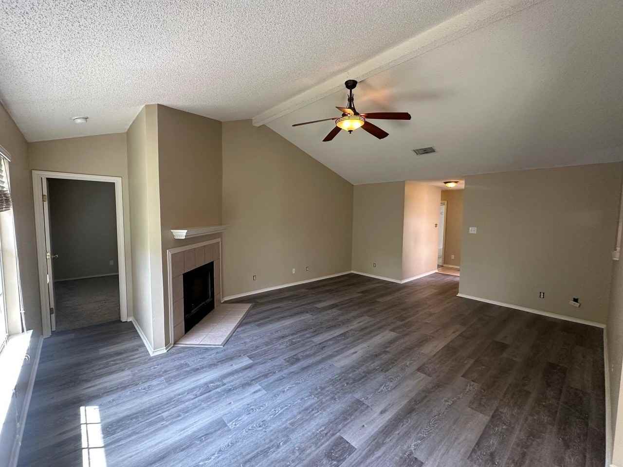 1210 Wallace Ln - Photo 3 of 18