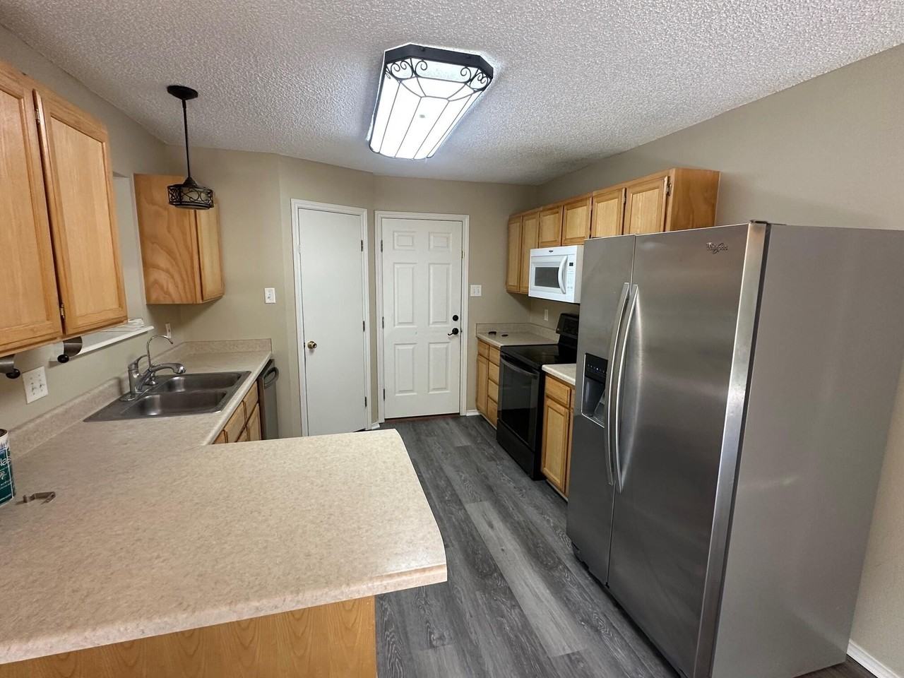 1210 Wallace Ln - Photo 5 of 18