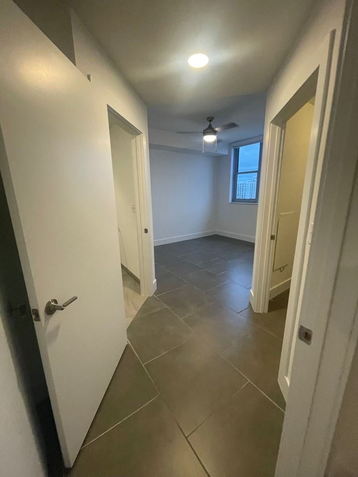 223 Northeast 27th Street #B - Photo 2 of 7