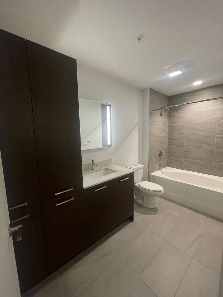 223 Northeast 27th Street #B - Photo 3 of 7