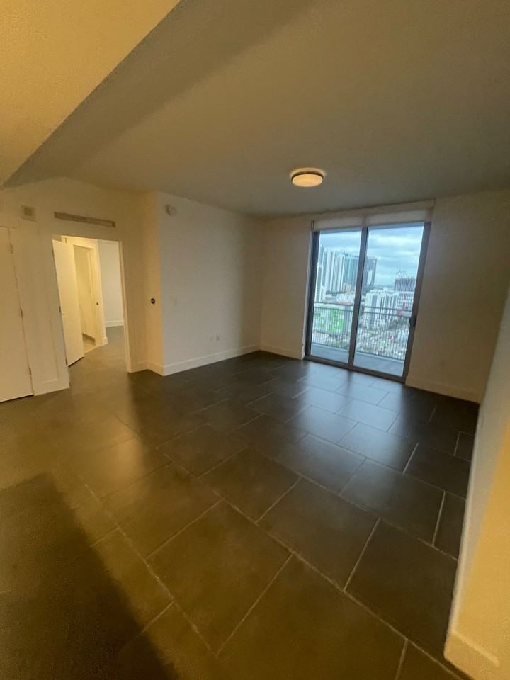 223 Northeast 27th Street #B - Photo 7 of 7