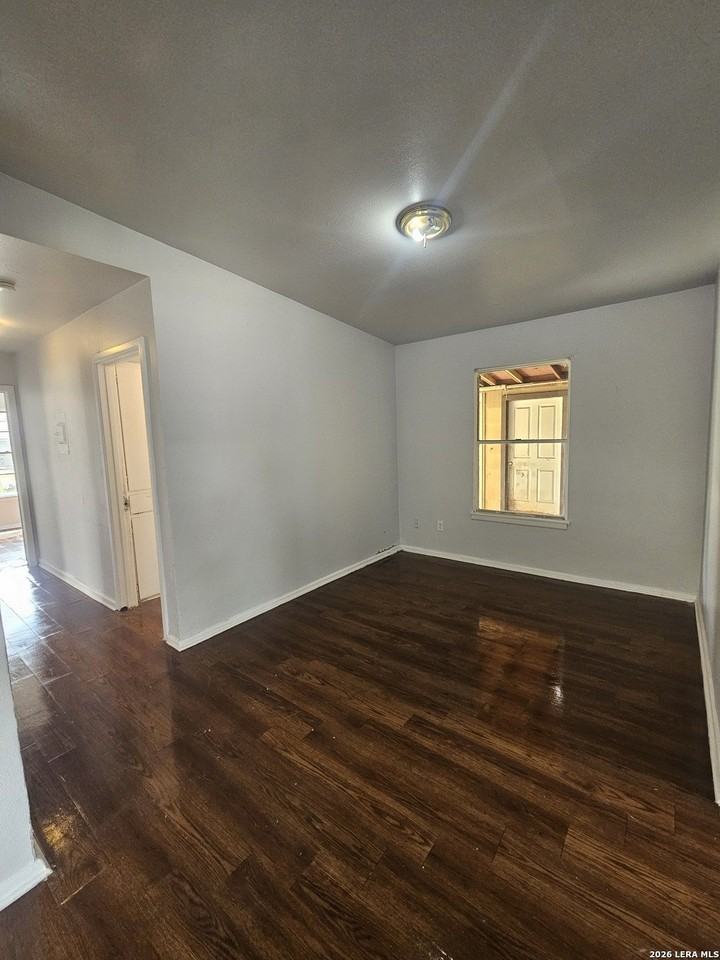 318 Hatcher Ave - Photo 6 of 10