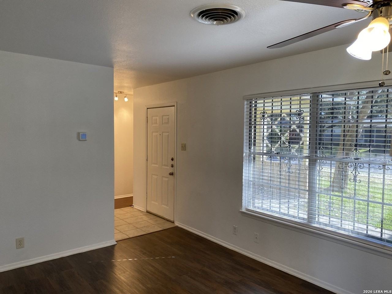 5211 Cinderella St - Photo 6 of 28