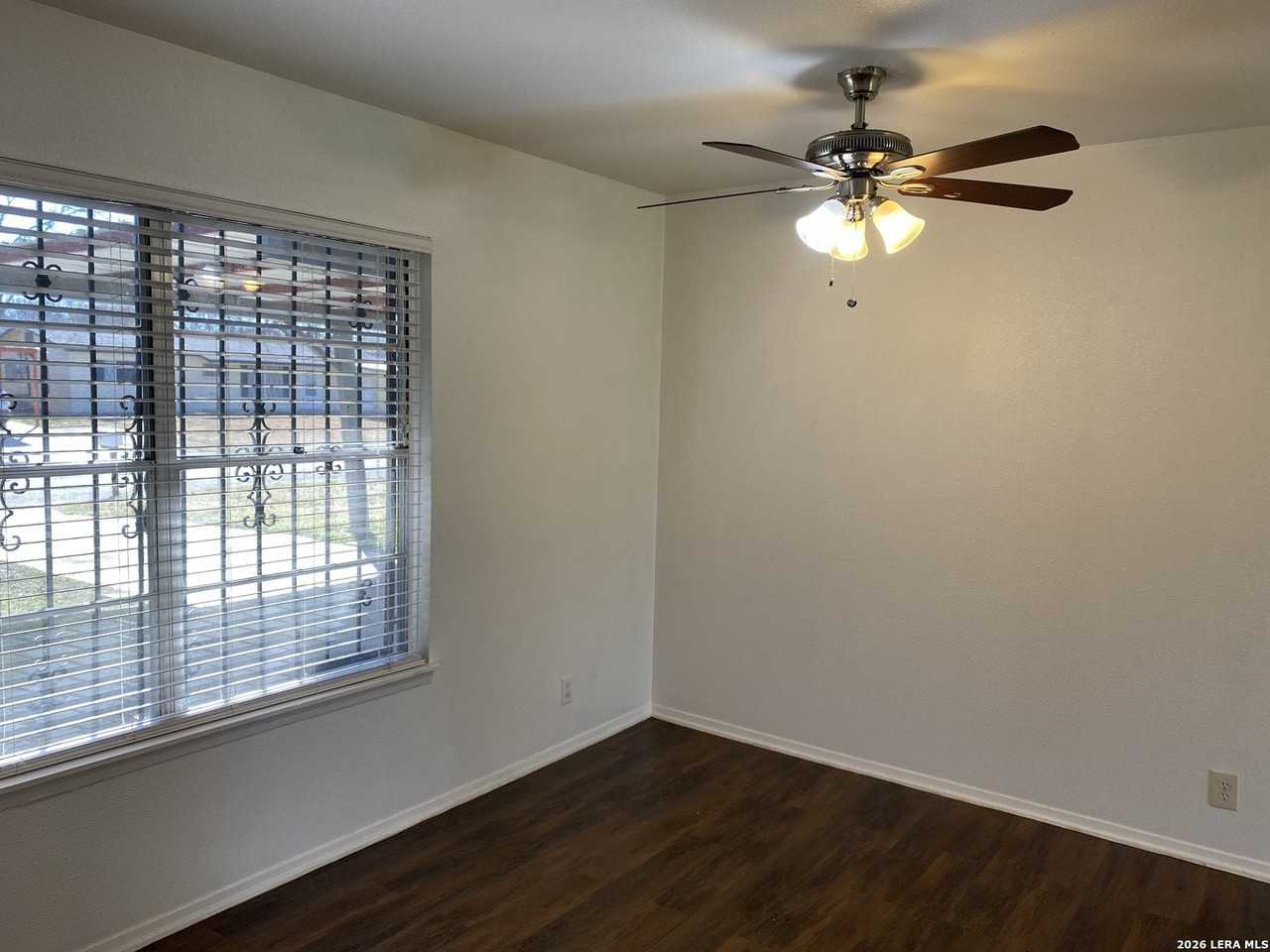 5211 Cinderella St - Photo 7 of 28