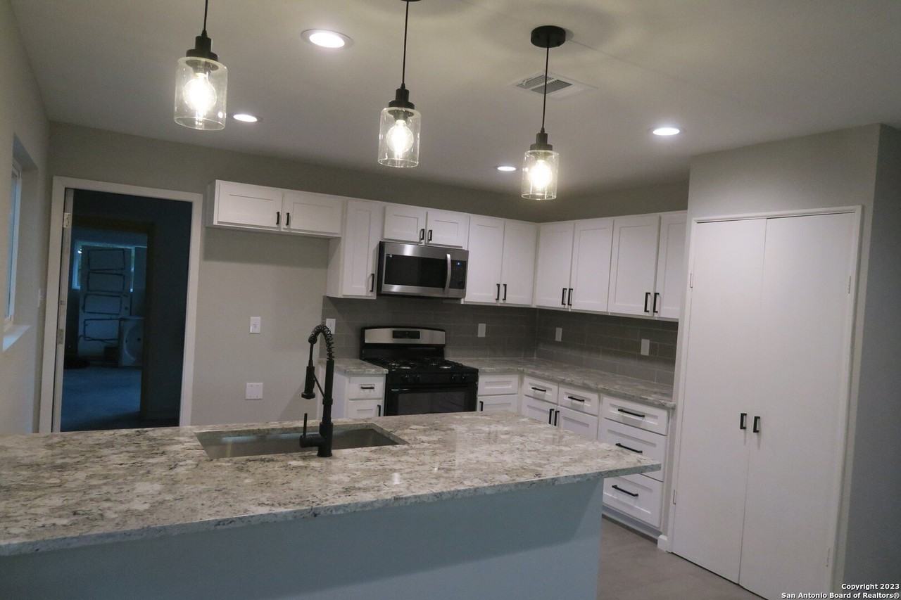 67 Winn Ave - Photo 3 of 18