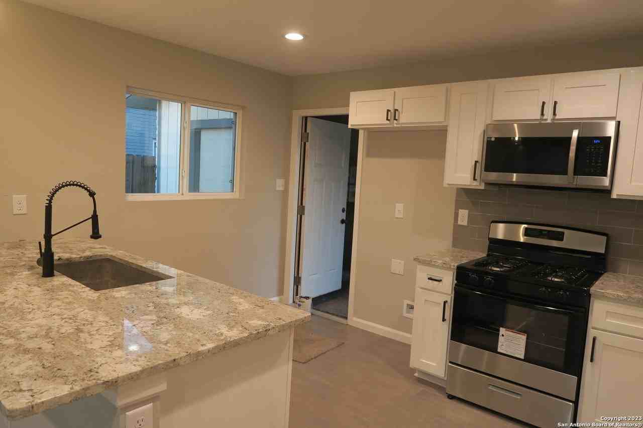 67 Winn Ave - Photo 4 of 18