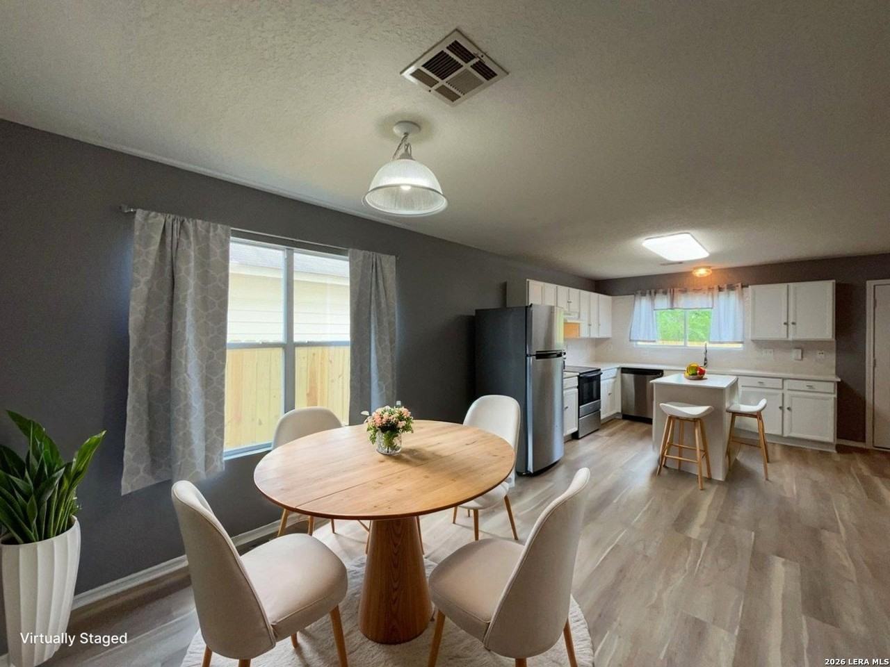 9011 Laguna Fls - Photo 4 of 46