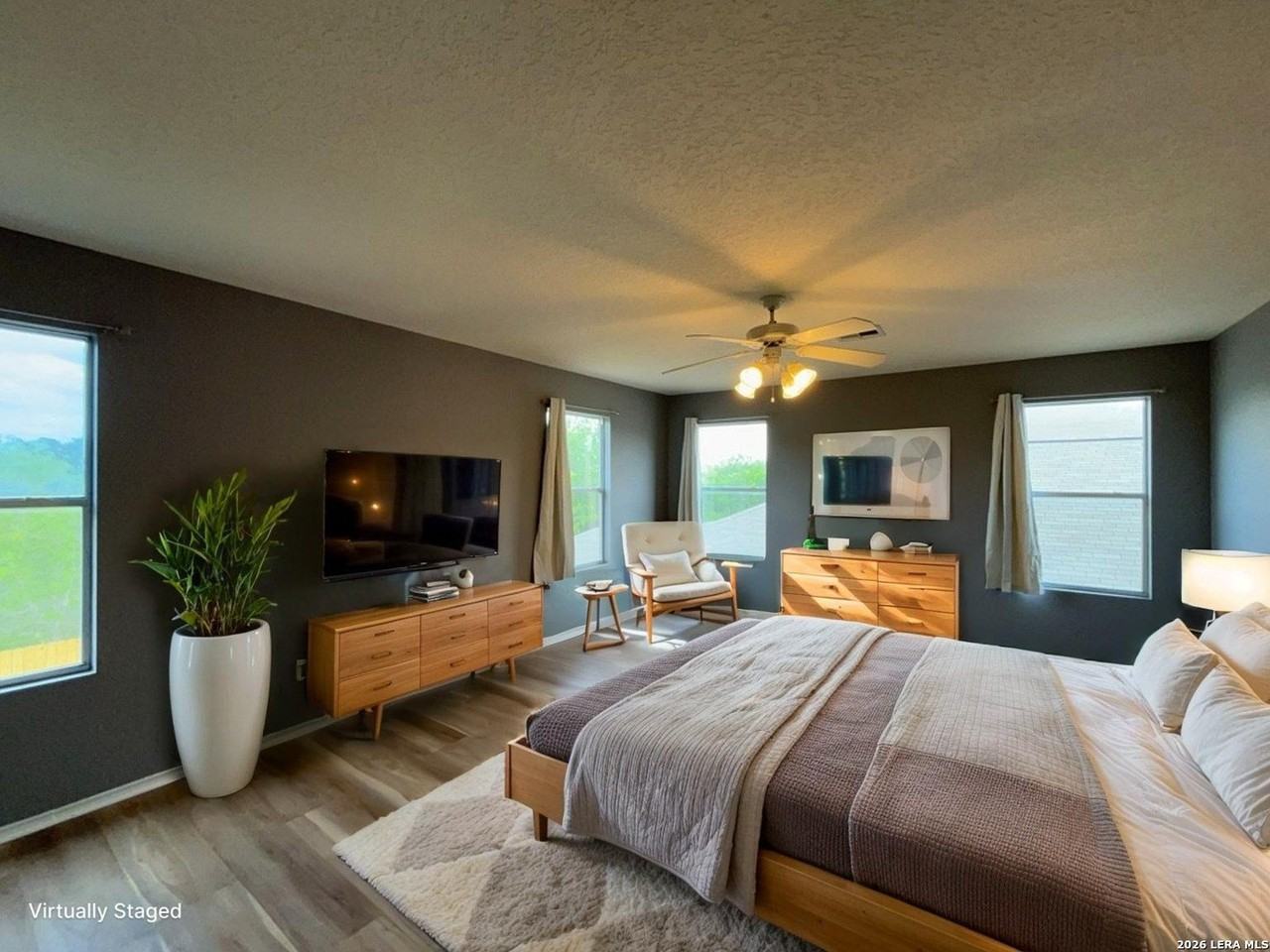 9011 Laguna Fls - Photo 5 of 46