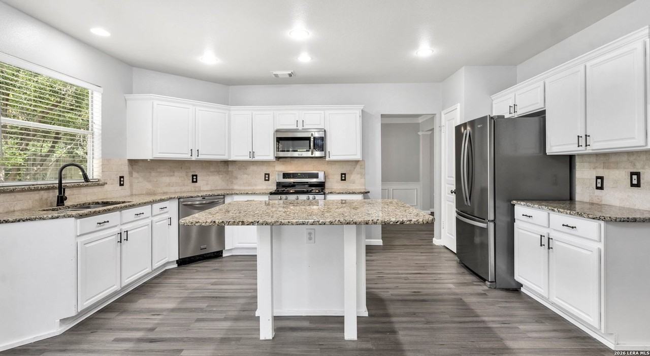 11223 Jadestone Blvd - Photo 6 of 23