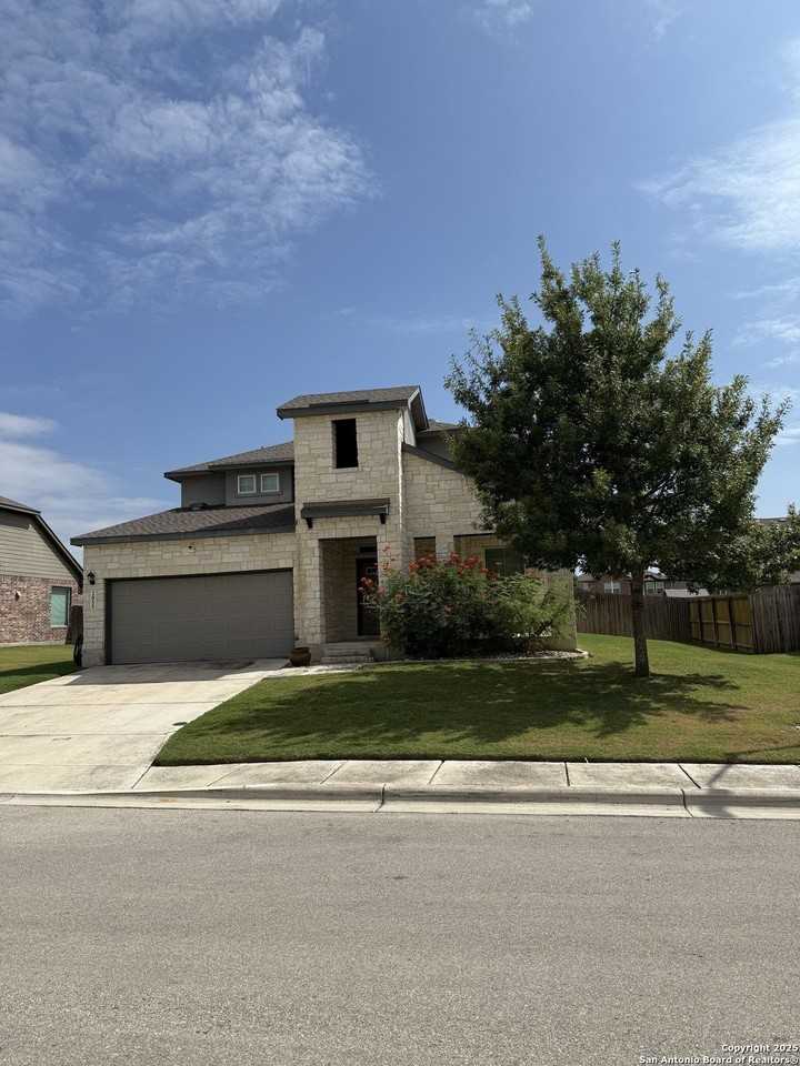 2055 Trumans Hl - Photo 3 of 38