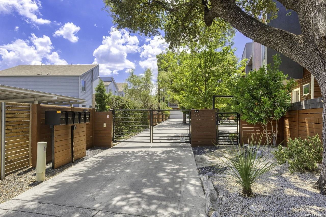 326 Clay #102 - Photo 2 of 35