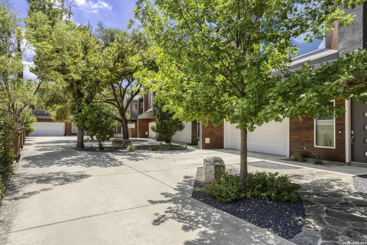 326 Clay #102 - Photo 3 of 35