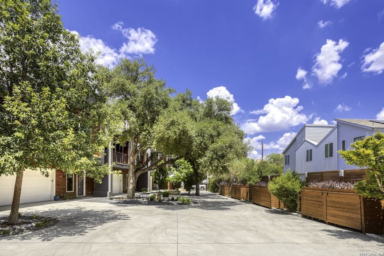 326 Clay #102 - Photo 4 of 35