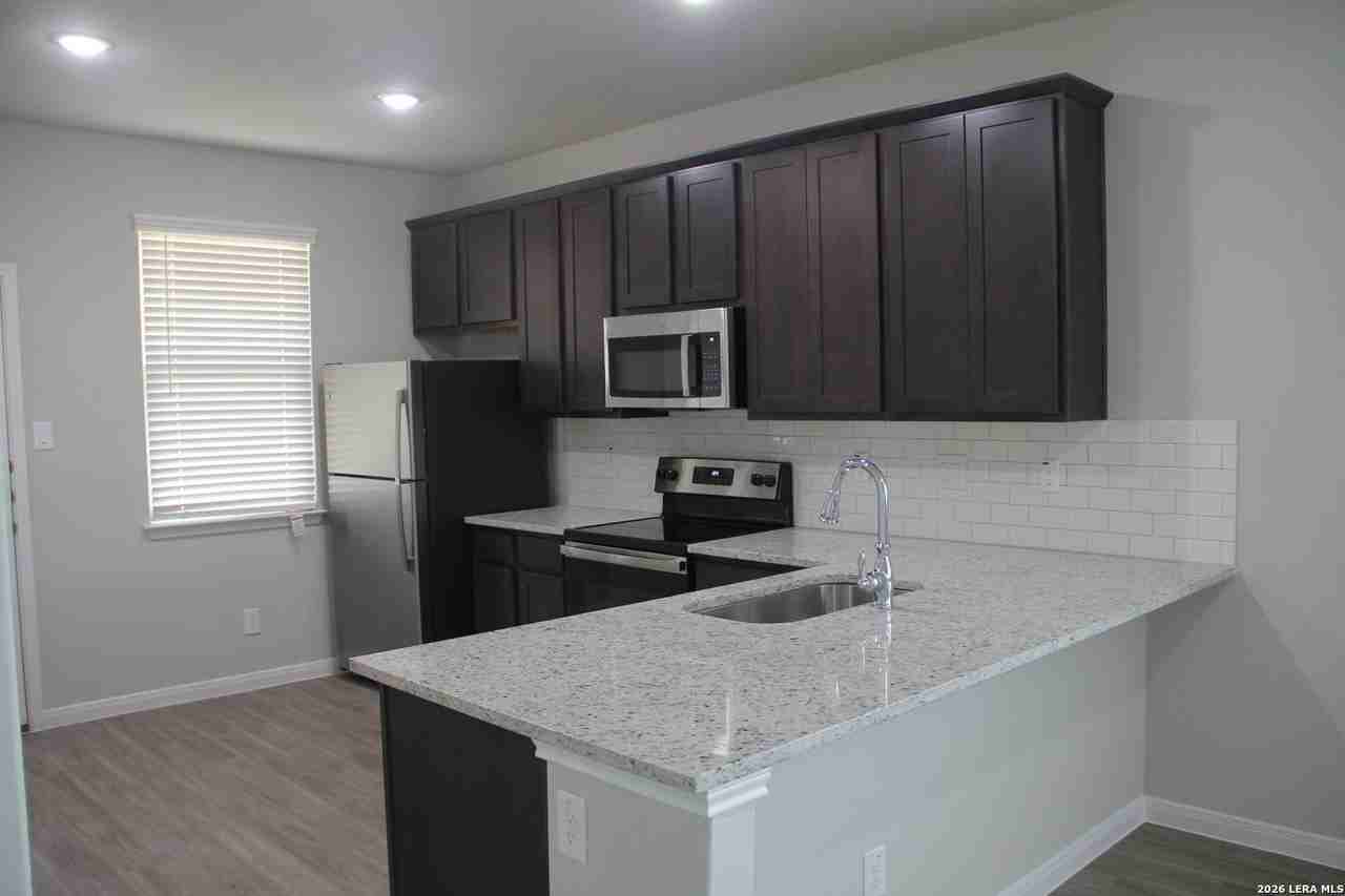 239 Joseph Cir - Photo 2 of 6