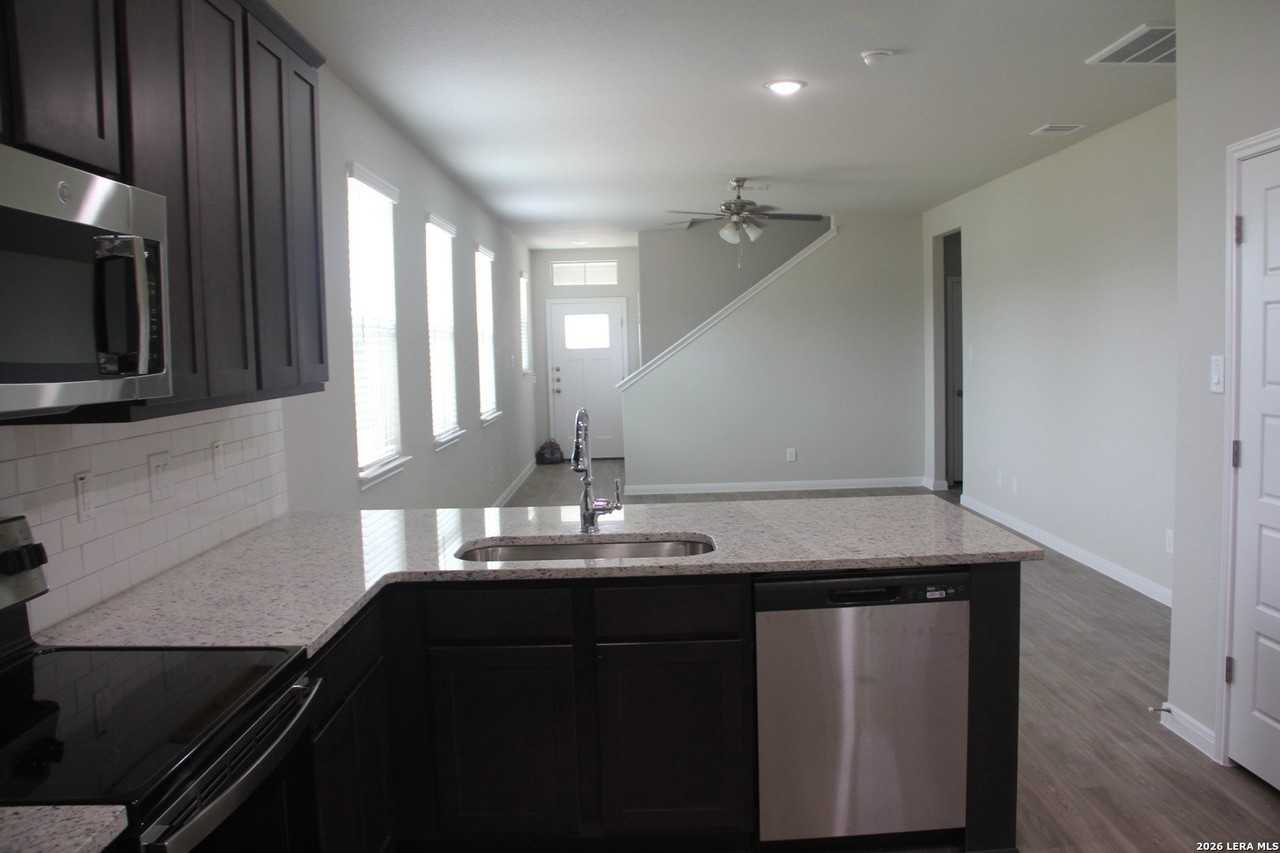 239 Joseph Cir - Photo 3 of 6