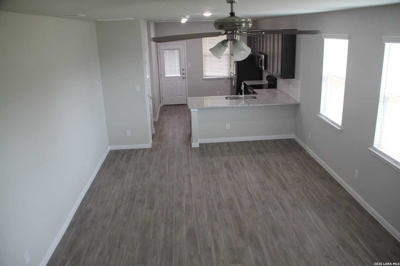 239 Joseph Cir - Photo 5 of 6