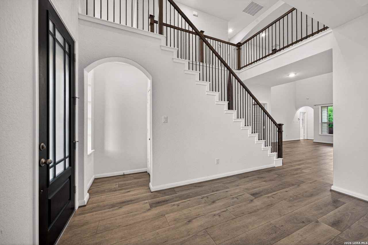 10064 Mulhouse Dr - Photo 6 of 43