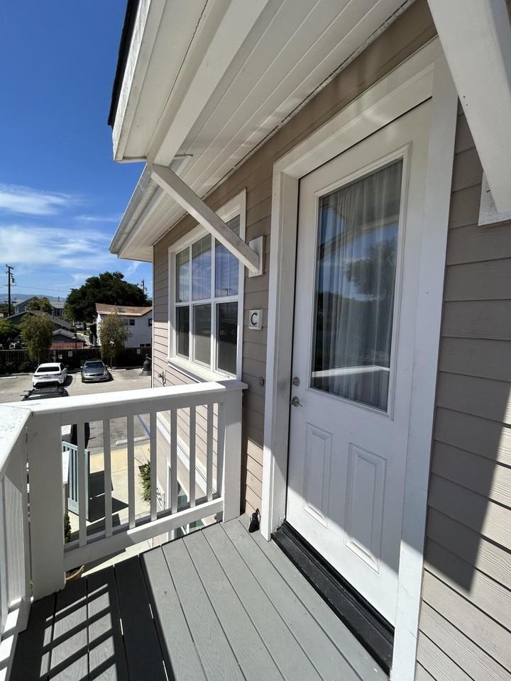 322 W Micheltorena St #C - Photo 2 of 12